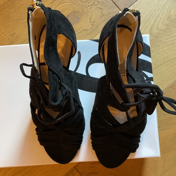 Nine West galaxy black suede heels size 7.5 - Picture 2 of 15